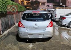 نيسان فيرسا